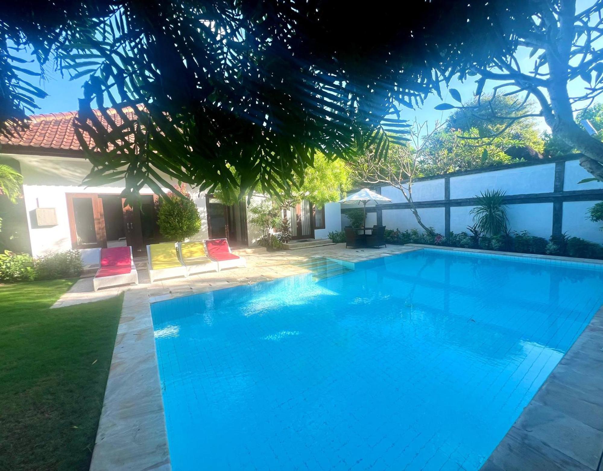 Charlie Guest House Nusa Dua  Exteriör bild